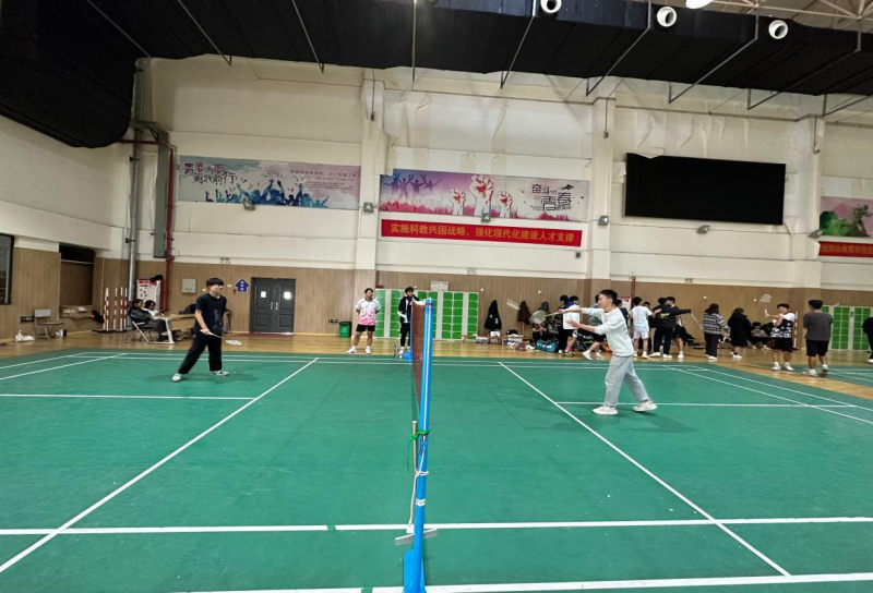 羽毛球比赛图2.png
